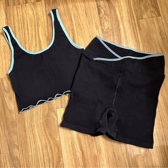 FREE PEOPLE FP Movement Throw Set in Black Blue Combo Sz. Medium Large - Picture 5 of 10